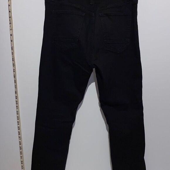 Assistant  - Picture 8 of 9